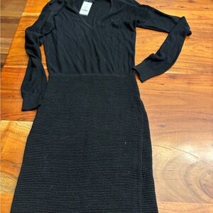 NWT stretchy black dress. Size xs